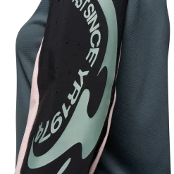 Dames Defend Long Sleeve Jersey Creation