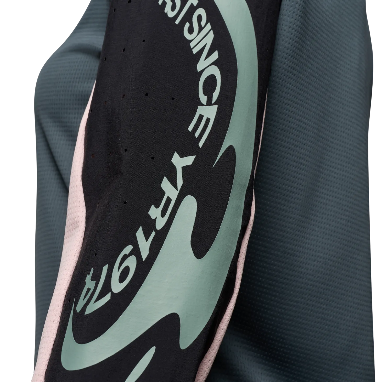 Dames Defend Long Sleeve Jersey Creation