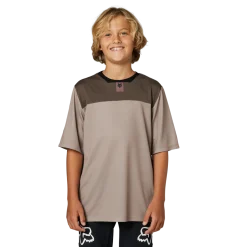 Tienerschirt Youth Defend