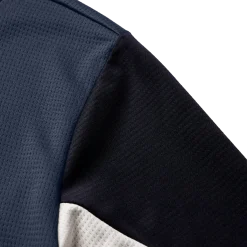 Tienershirt Youth Defend met lange mouw